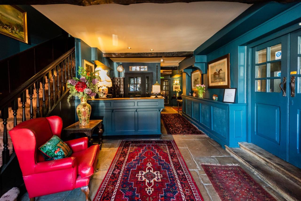 The George Inn Окем Екстериор снимка