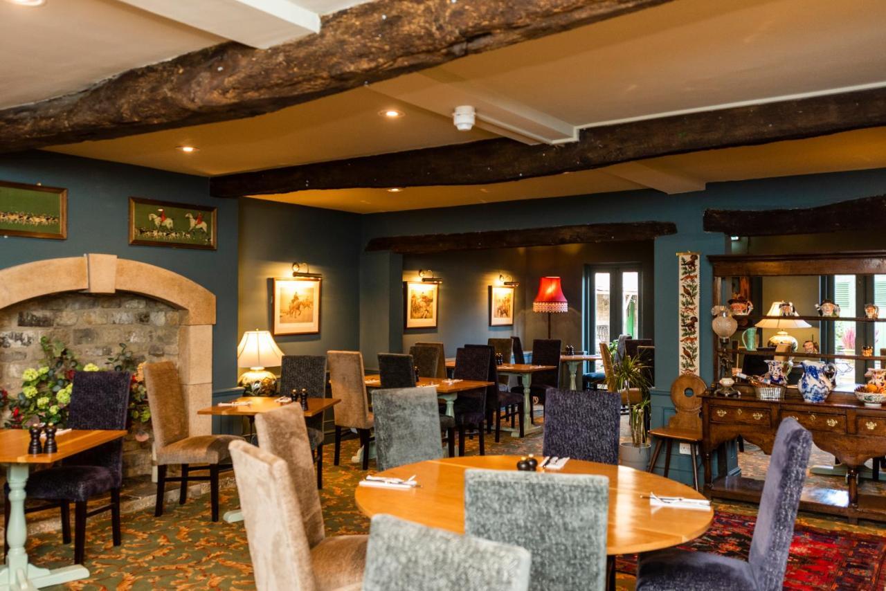 The George Inn Окем Екстериор снимка