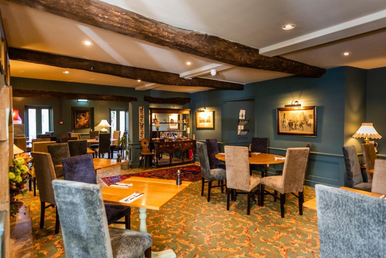 The George Inn Окем Екстериор снимка