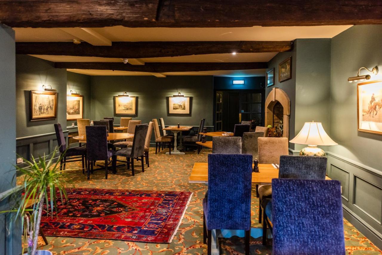 The George Inn Окем Екстериор снимка